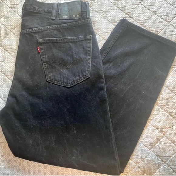 550 Levi Black Distressed Denim Jeans - Picture 2 of 2